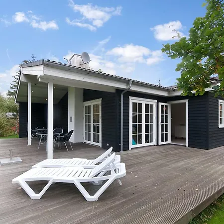Casa vacanze Three-bedroom Holiday In Hals