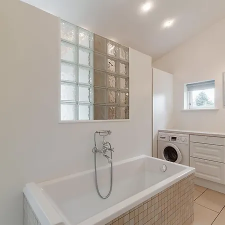 Three-bedroom Holiday In Casa vacanze *